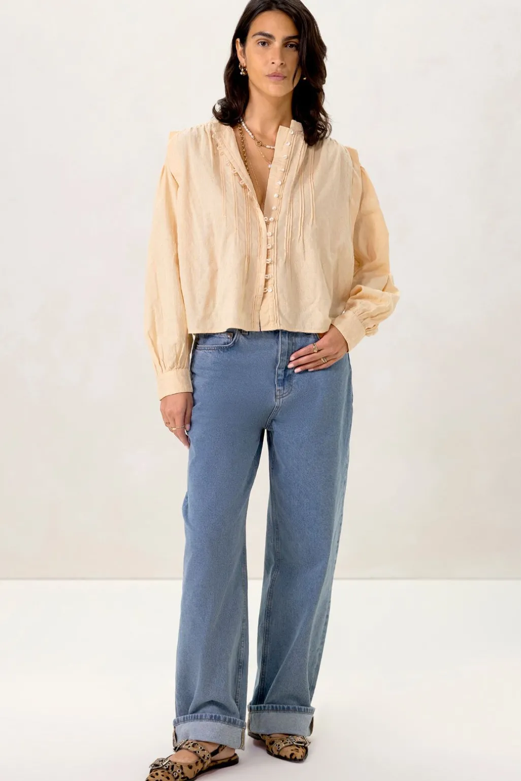 Lichtoranje blouse met pintuck details