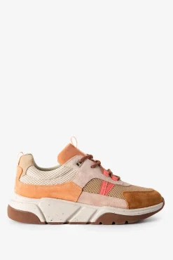 Lichtoranje sneakers