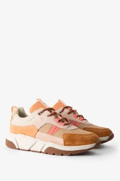 Lichtoranje sneakers