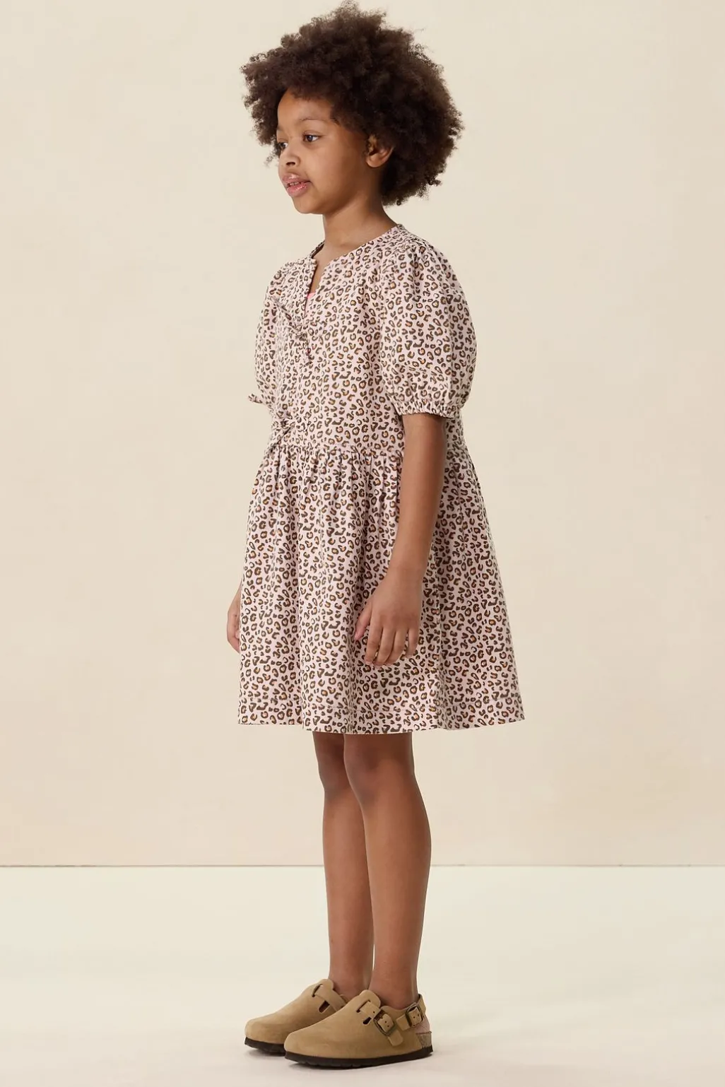 Lichtroze jurk met leopard print