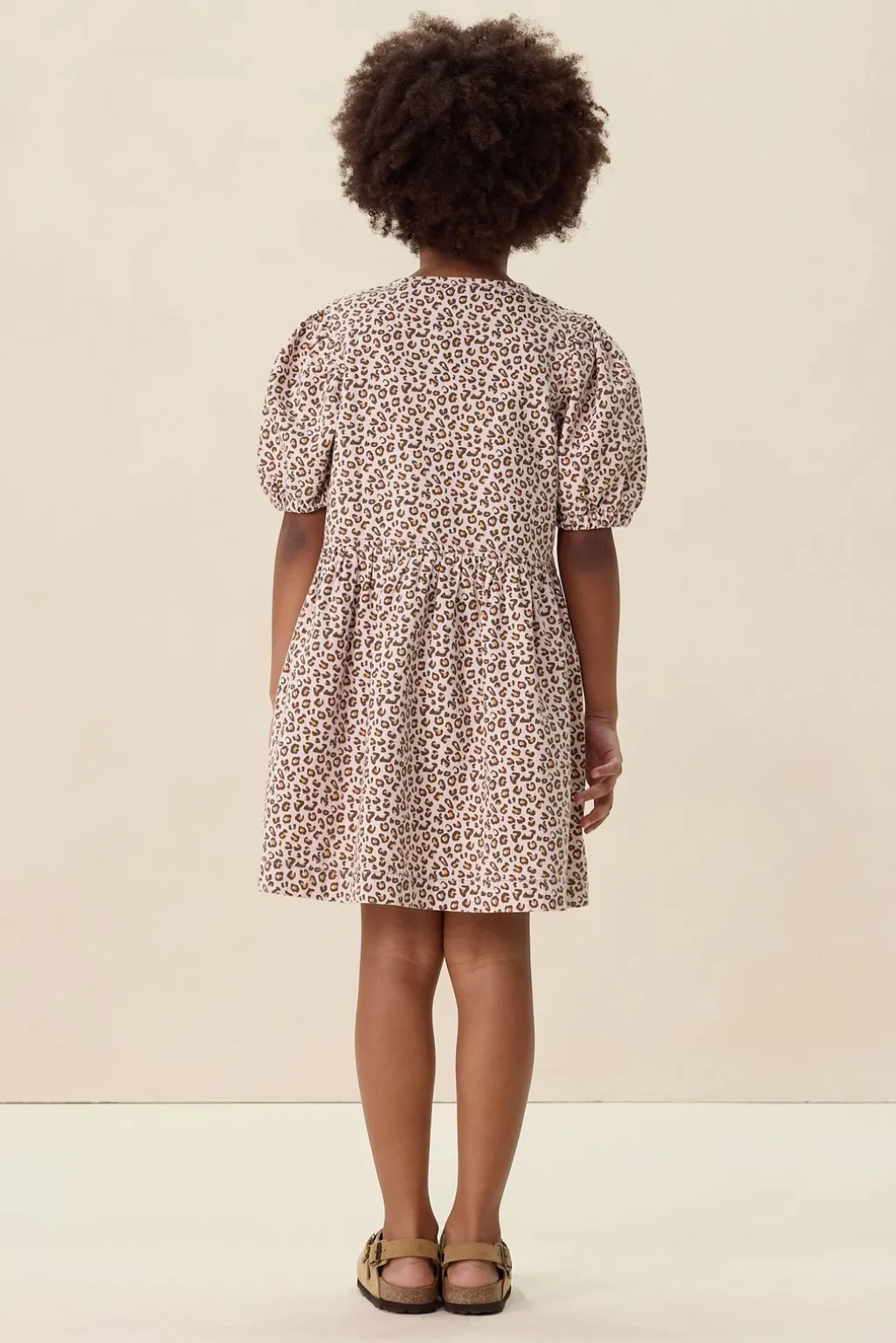 Lichtroze jurk met leopard print