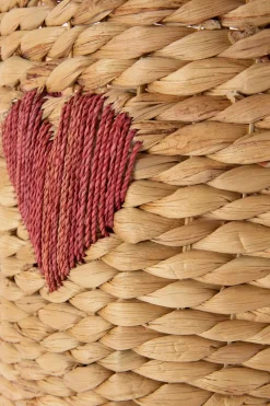 Mand van hyacinth met rode ingeweven hartjes medium