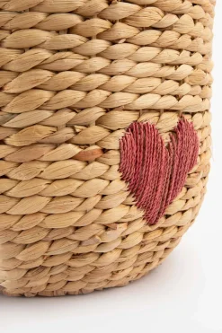 Mand van hyacinth met rode ingeweven hartjes medium