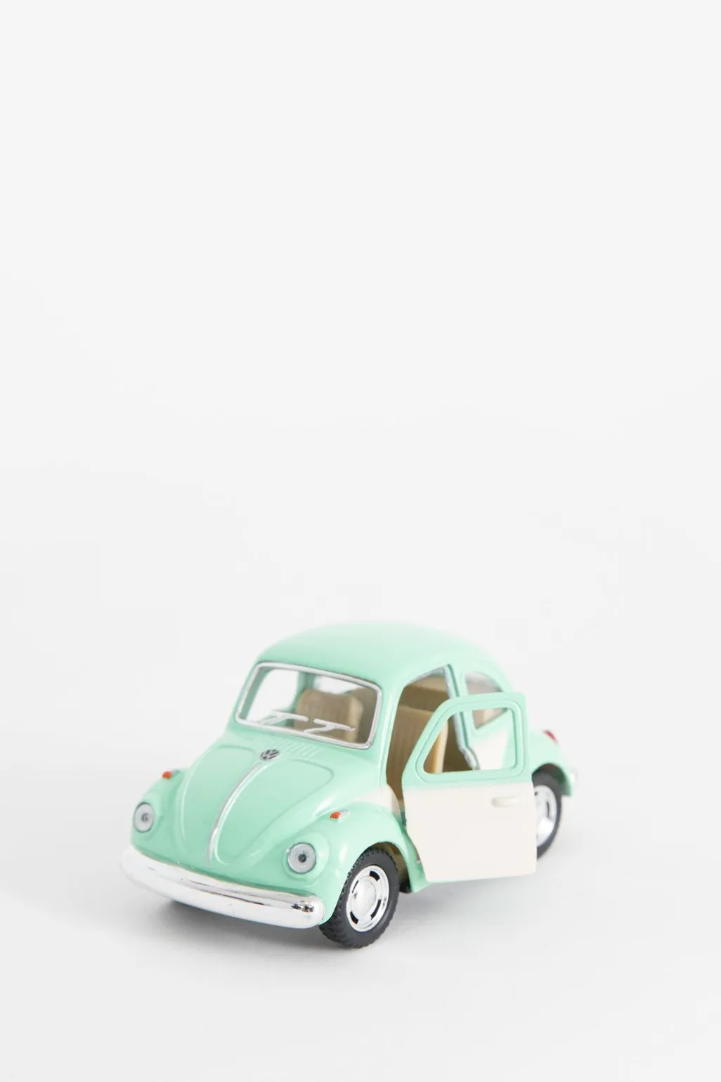 Metalen volkswagen beetle pastel lichtgroen