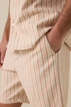 Oranje short met strepen