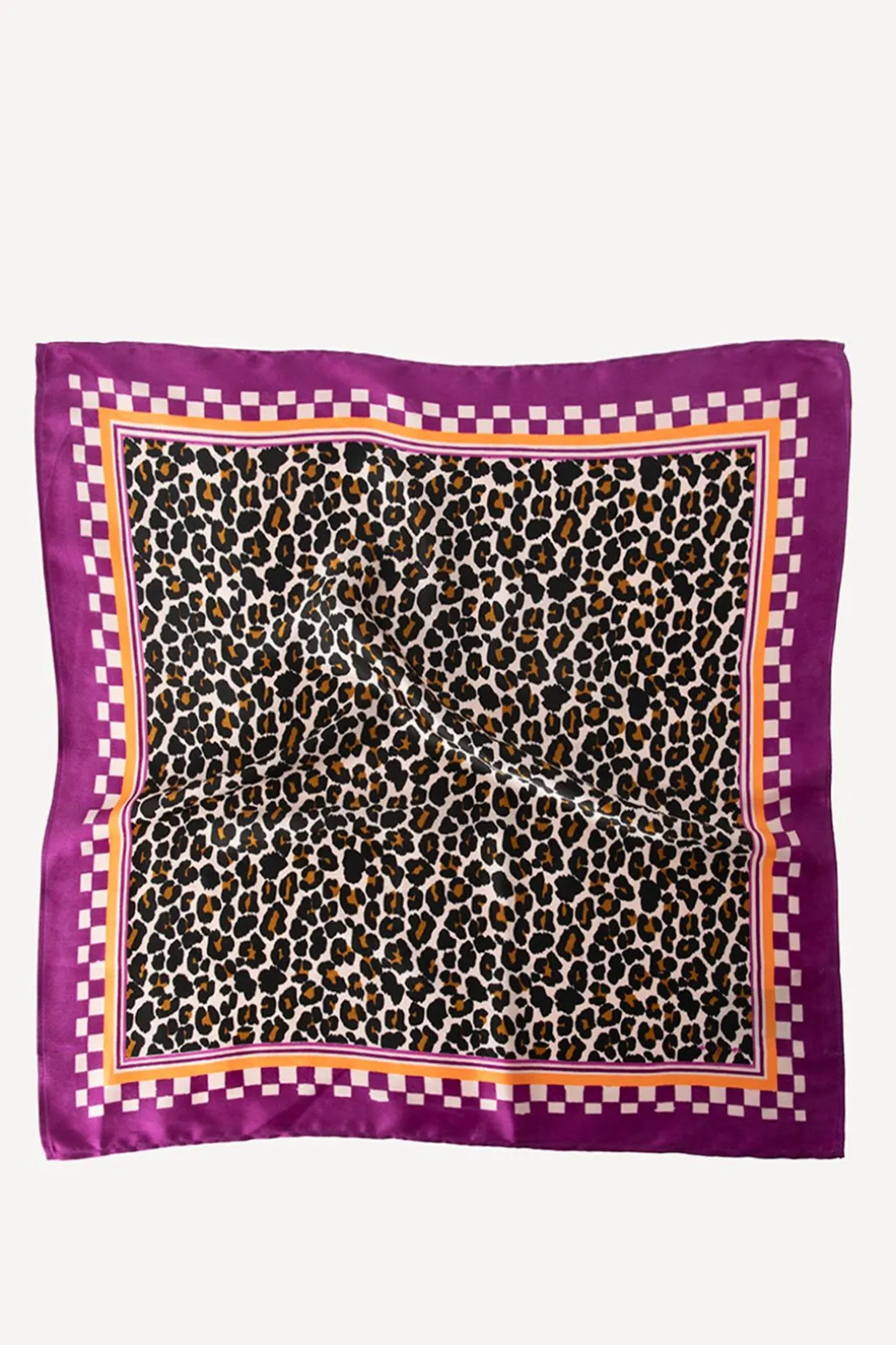 Paarse leopard print sjaal