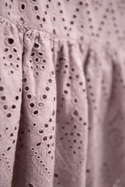 Paarse ruffle rok met broderie anglaise