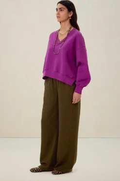 Paarse sweater met v-hals