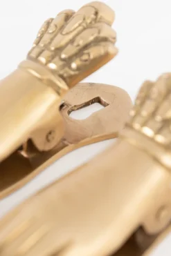 Paperclip hand