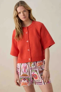 Rood gebreid vest met korte mouwen