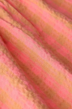 Roze geruite jurk