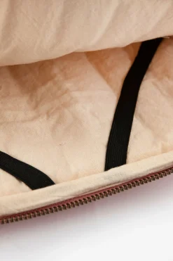 Roze laptophoes met hartjesprint