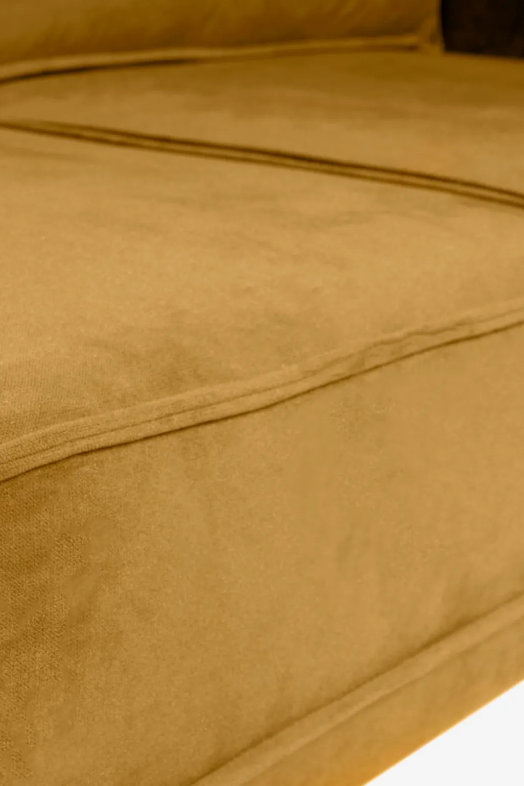 The Duchess velvet 3,5-zits bank okergeel