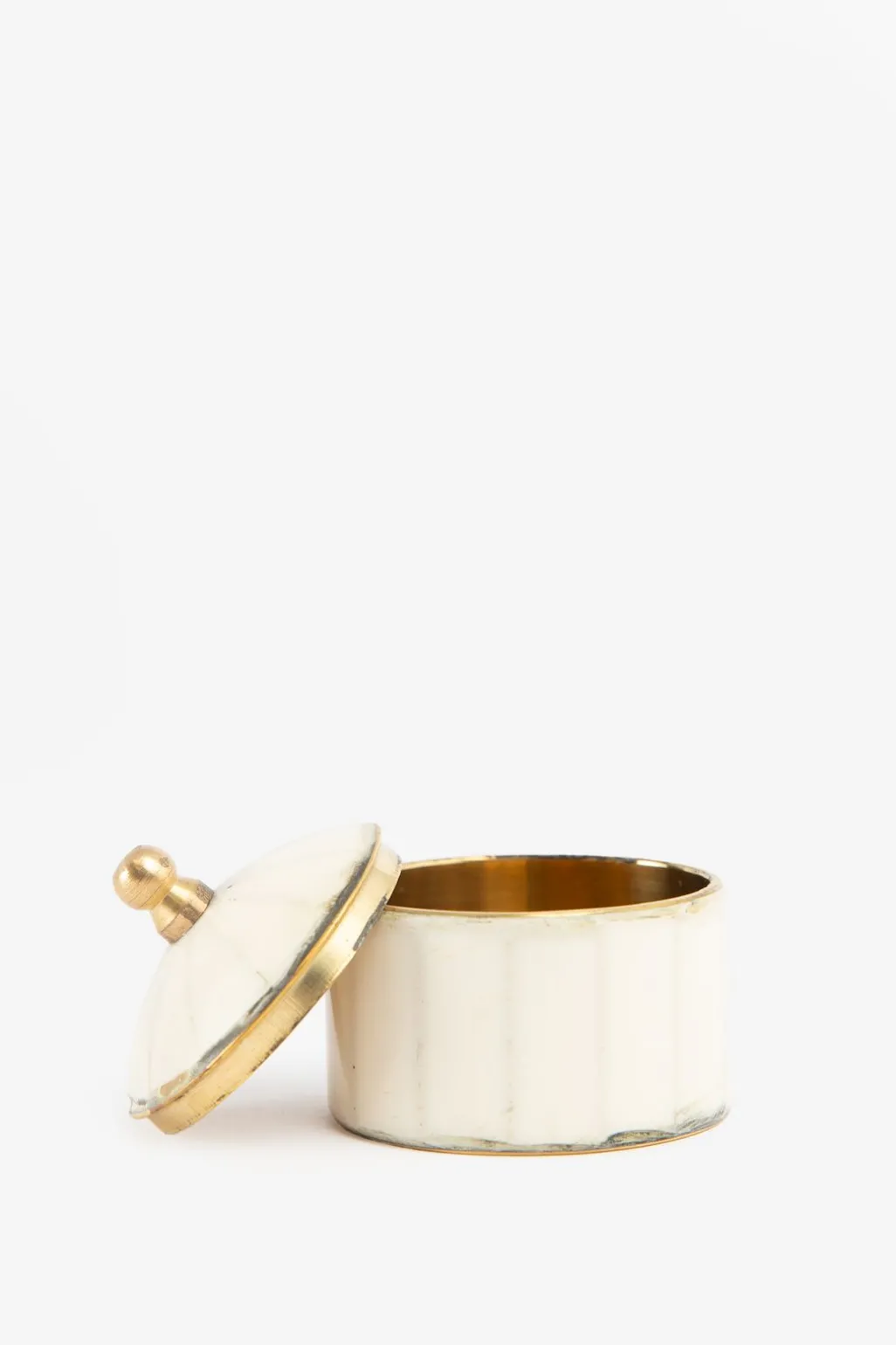 Wit met gouden messing doosje