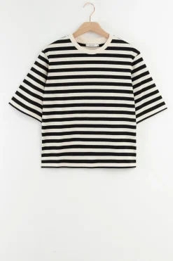 Wit met zwart gestreept T-shirt