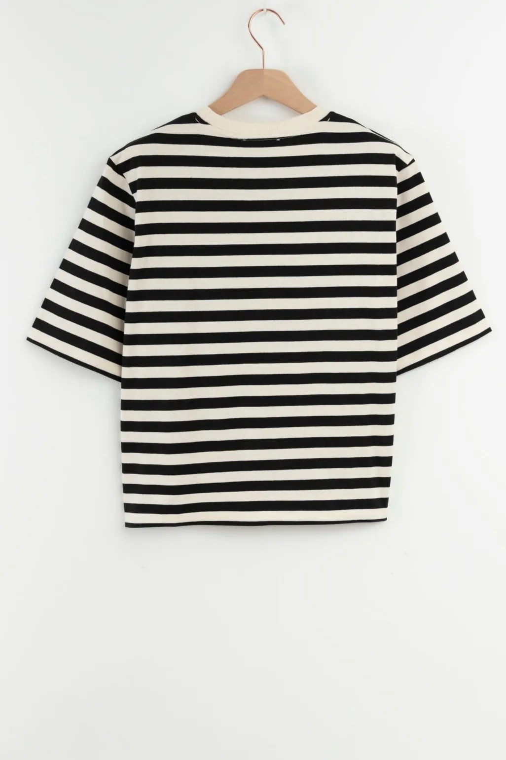 Wit met zwart gestreept T-shirt