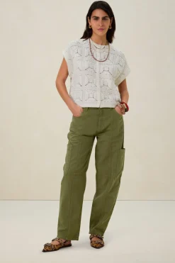 Wit mouwloos crochet vest