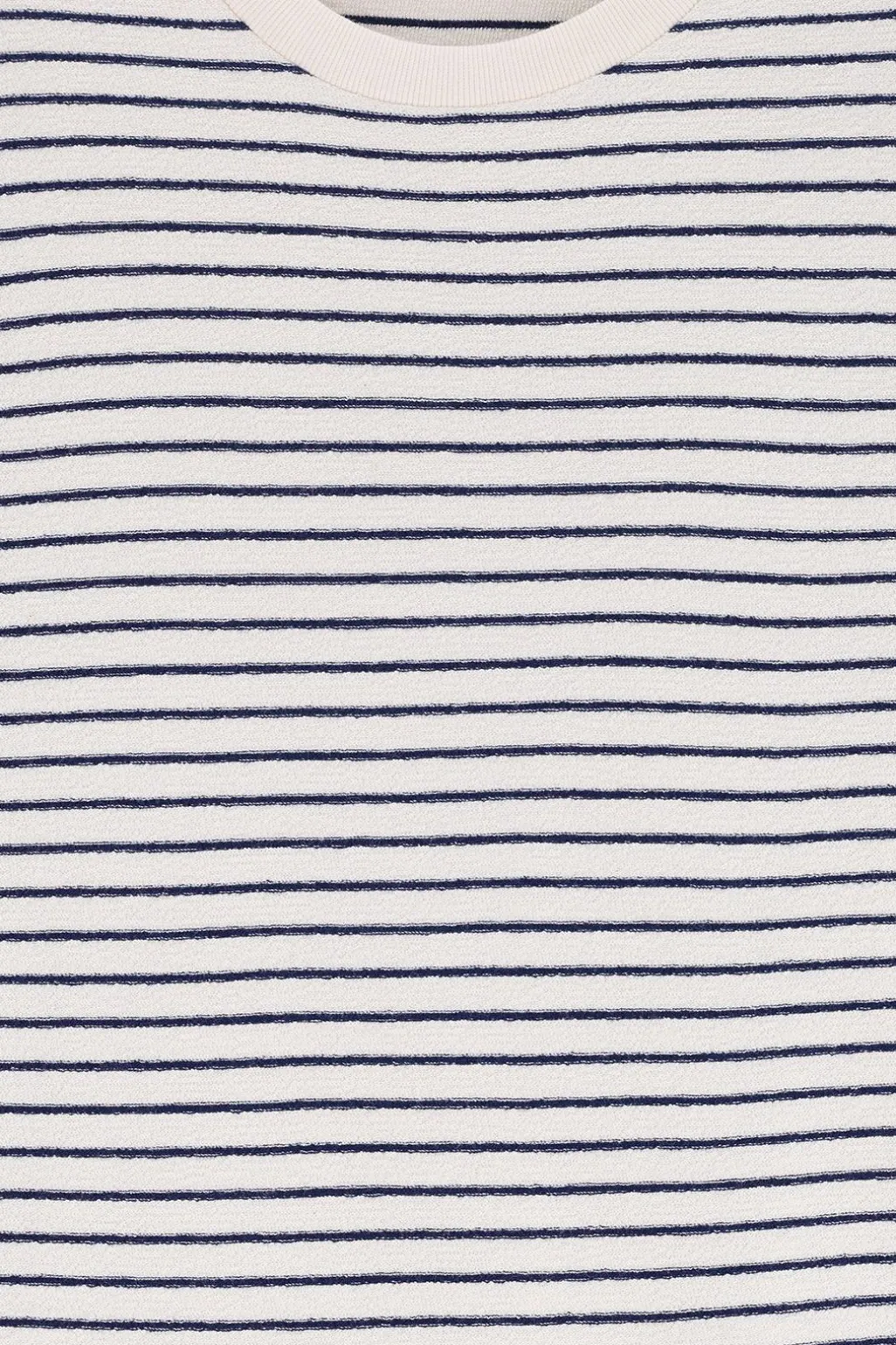 Wit T-shirt met donkerblauwe strepen