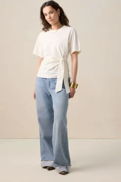 Wit T-shirt met knoopdetail