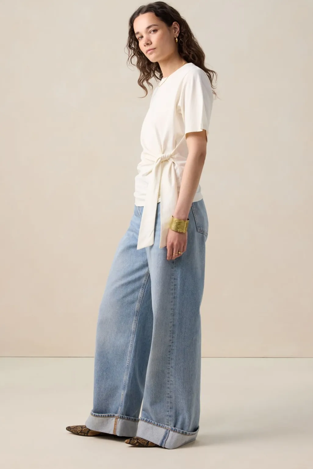 Wit T-shirt met knoopdetail