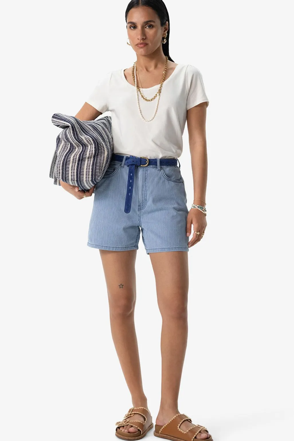 Wit T-shirt met korte pofmouwen