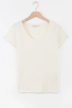 Wit T-shirt met korte pofmouwen