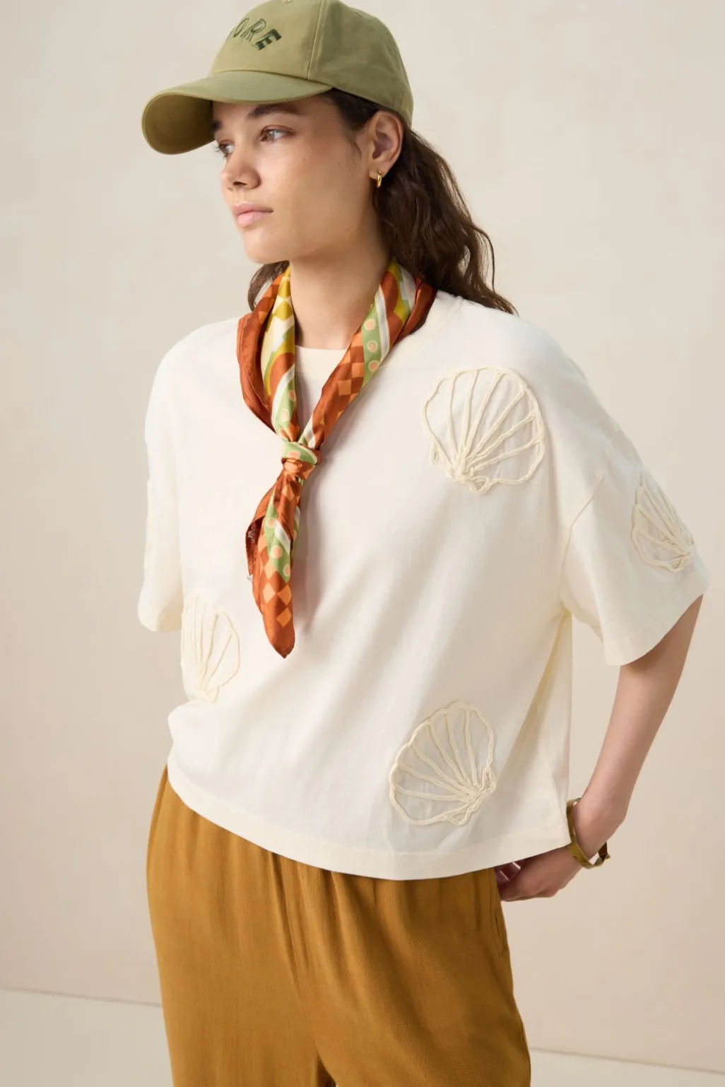Wit T-shirt met schelpen