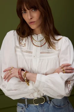 Witte blouse met kanten details