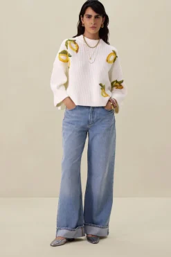Witte gebreide trui met embroidery