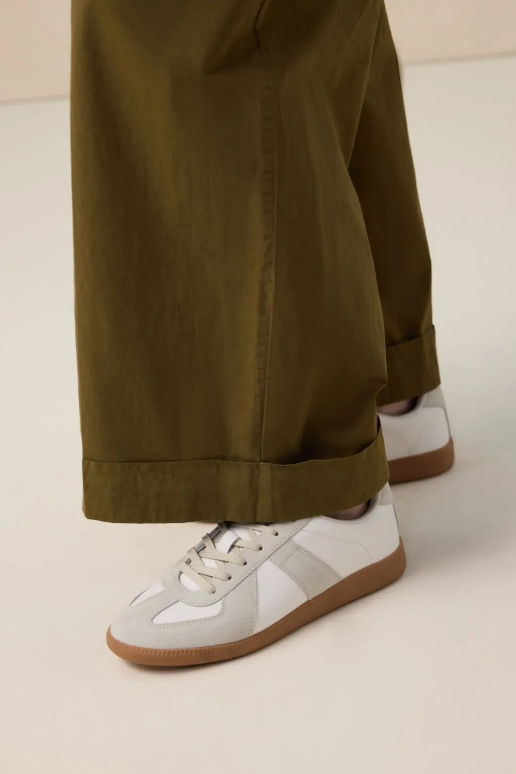 Witte suède leren sneakers
