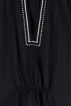 Zwarte blouse met embroidery details