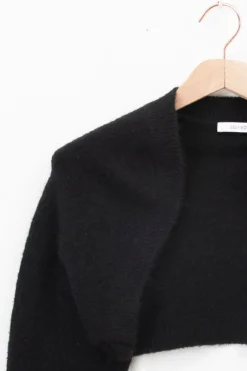Zwarte gebreide bolero