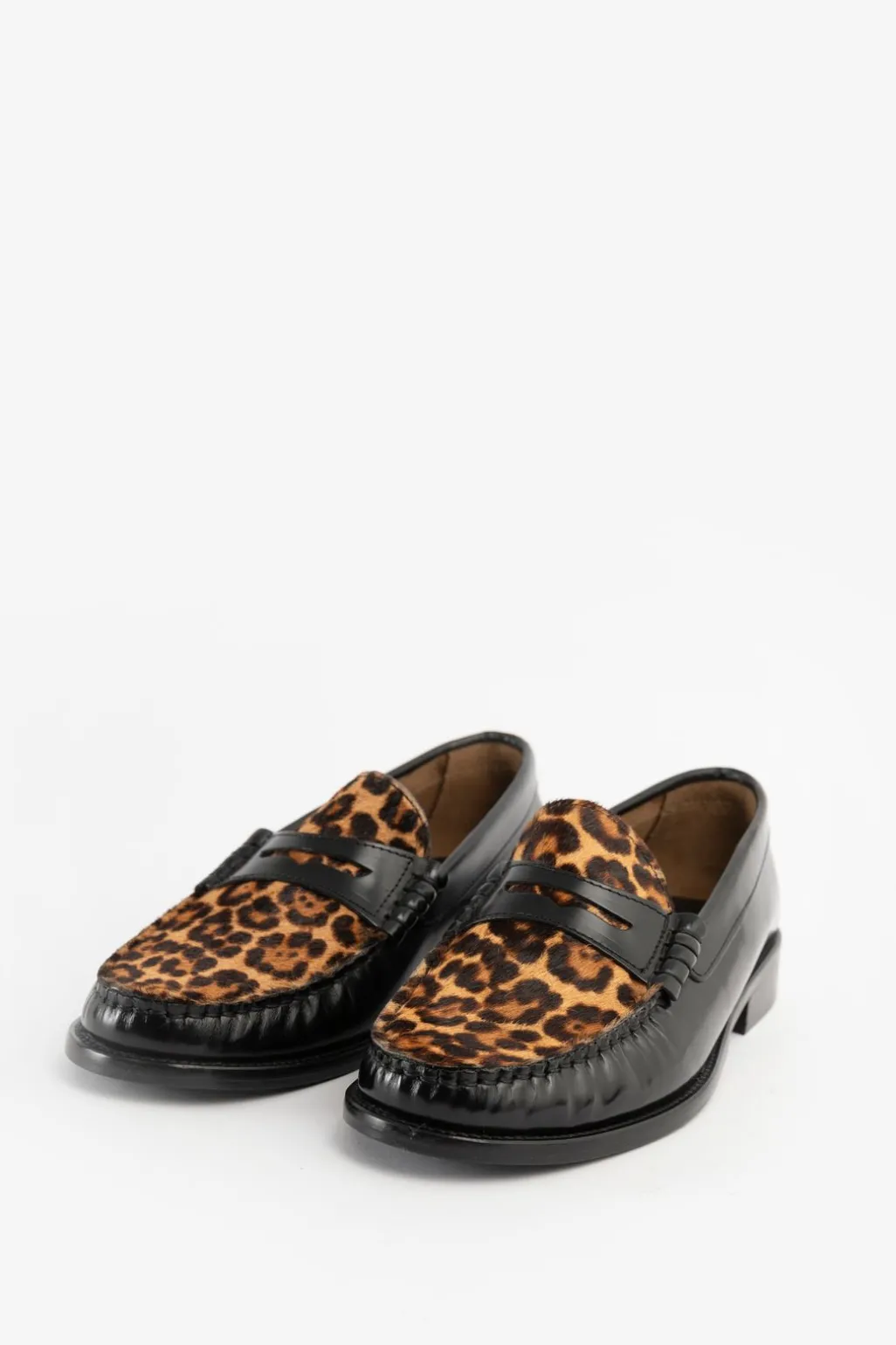Zwarte leren loafer met leopard print