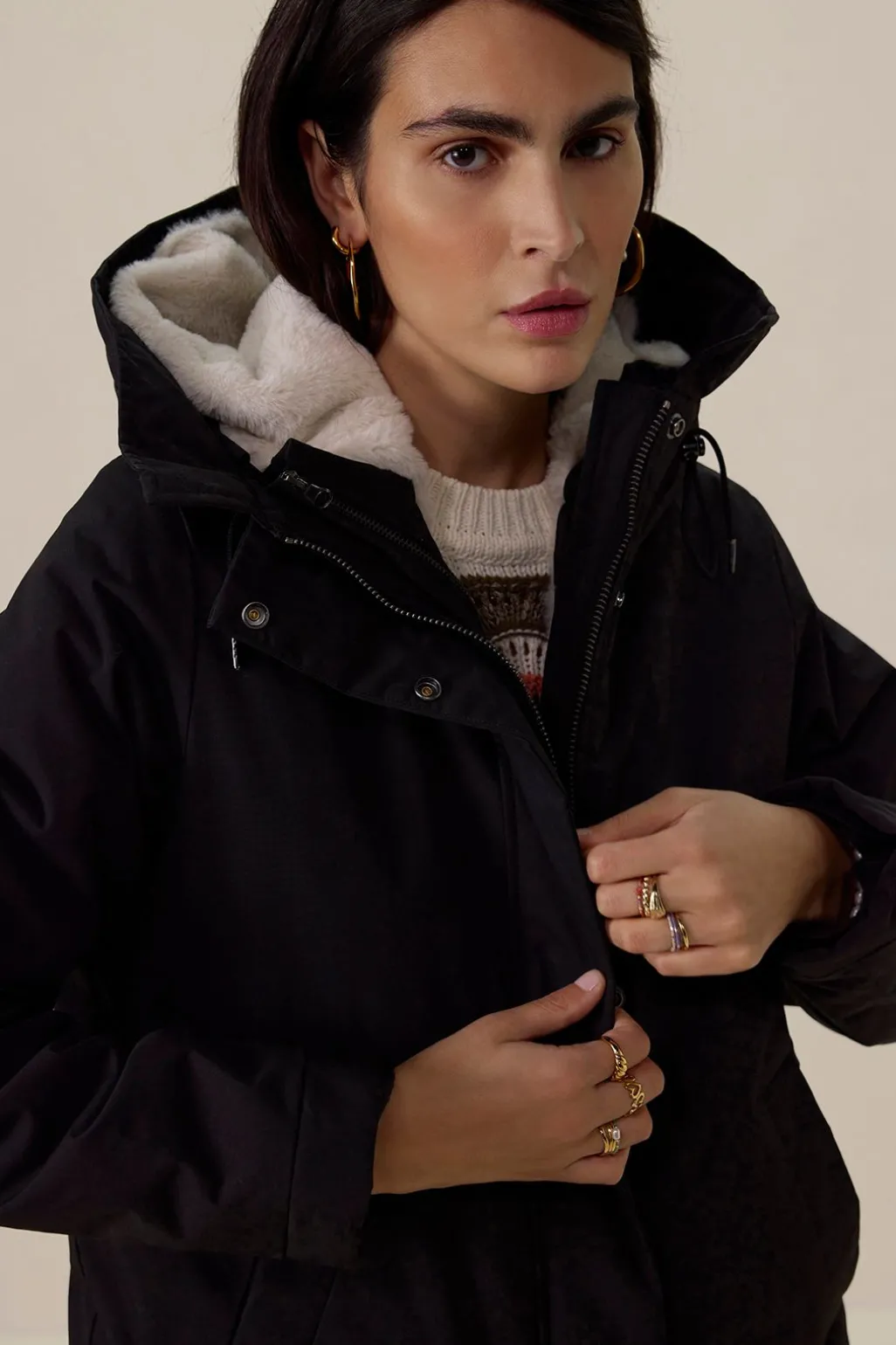 Zwarte parka met uitneembare faux fur voering