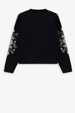 Zwarte sweater met geborduurde mouw